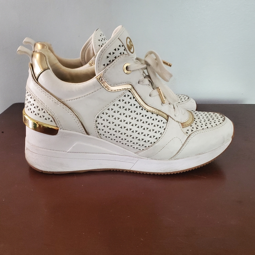 MICHAEL Michael Kors Crista Perforated White Platform Sneaker